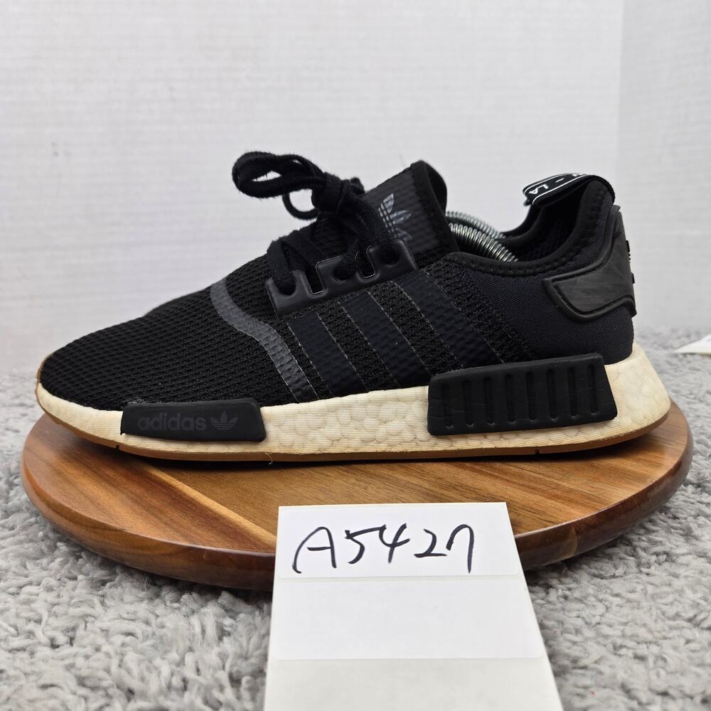 Adidas Originals Men 10.5 NMD R1 Black Gum Lifestyle Daily Casual Sneaker B42200